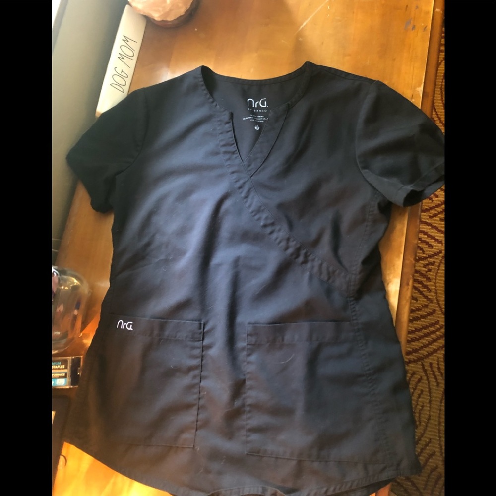 Women’s scrub top